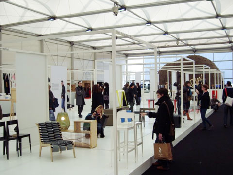 V302184 958 480 360 6