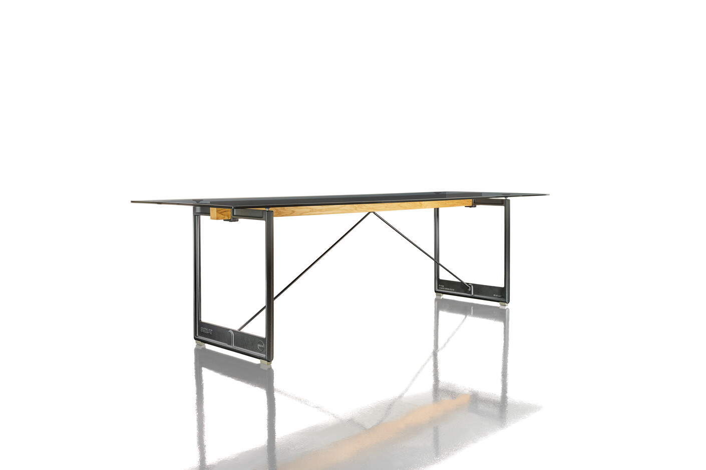 Brut Table 1 01