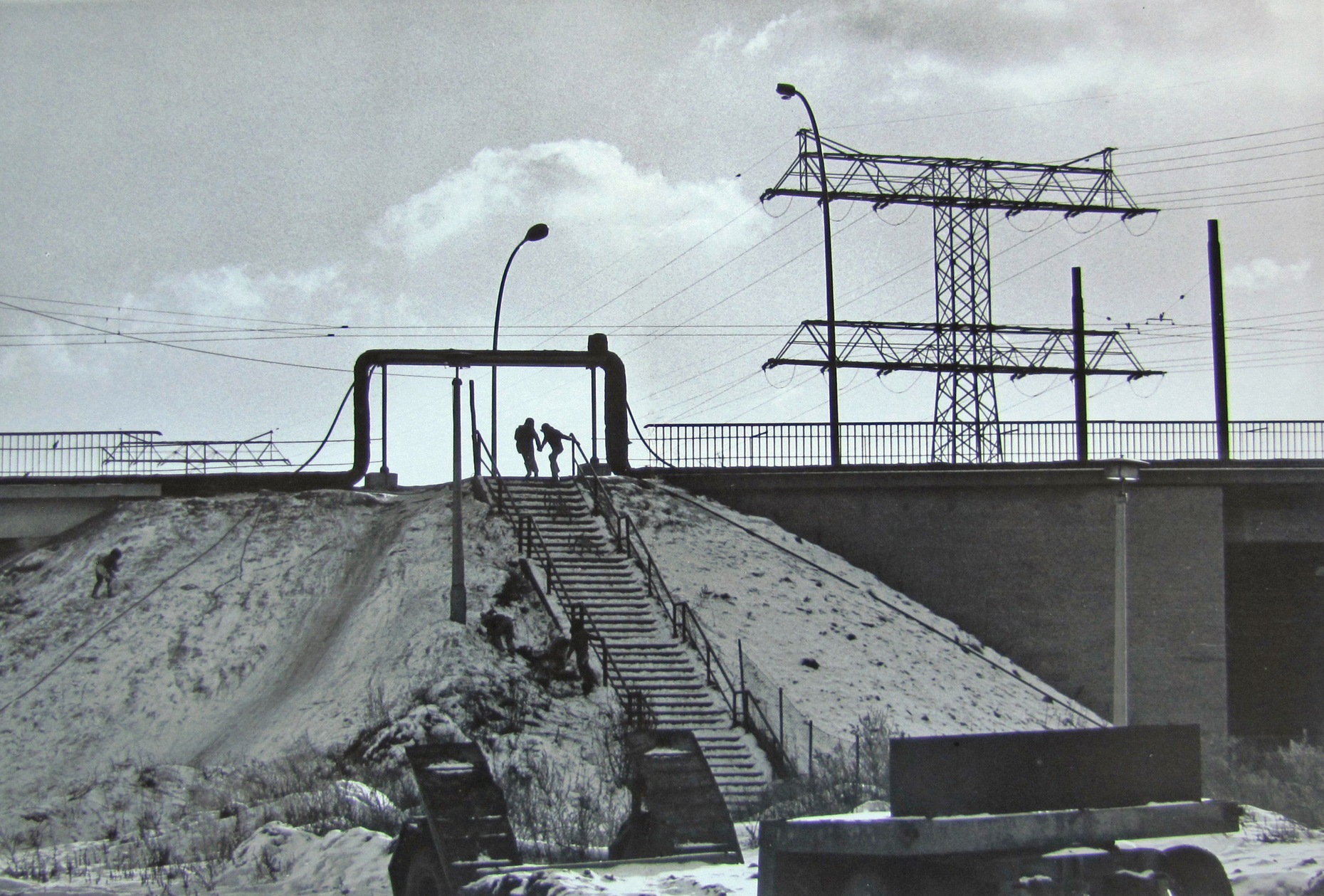 Sybille Bergemann was quite a famous photographer from East Berlin. She was interested in the everyday environment and in the human action which basically defines the spaces of our cities.