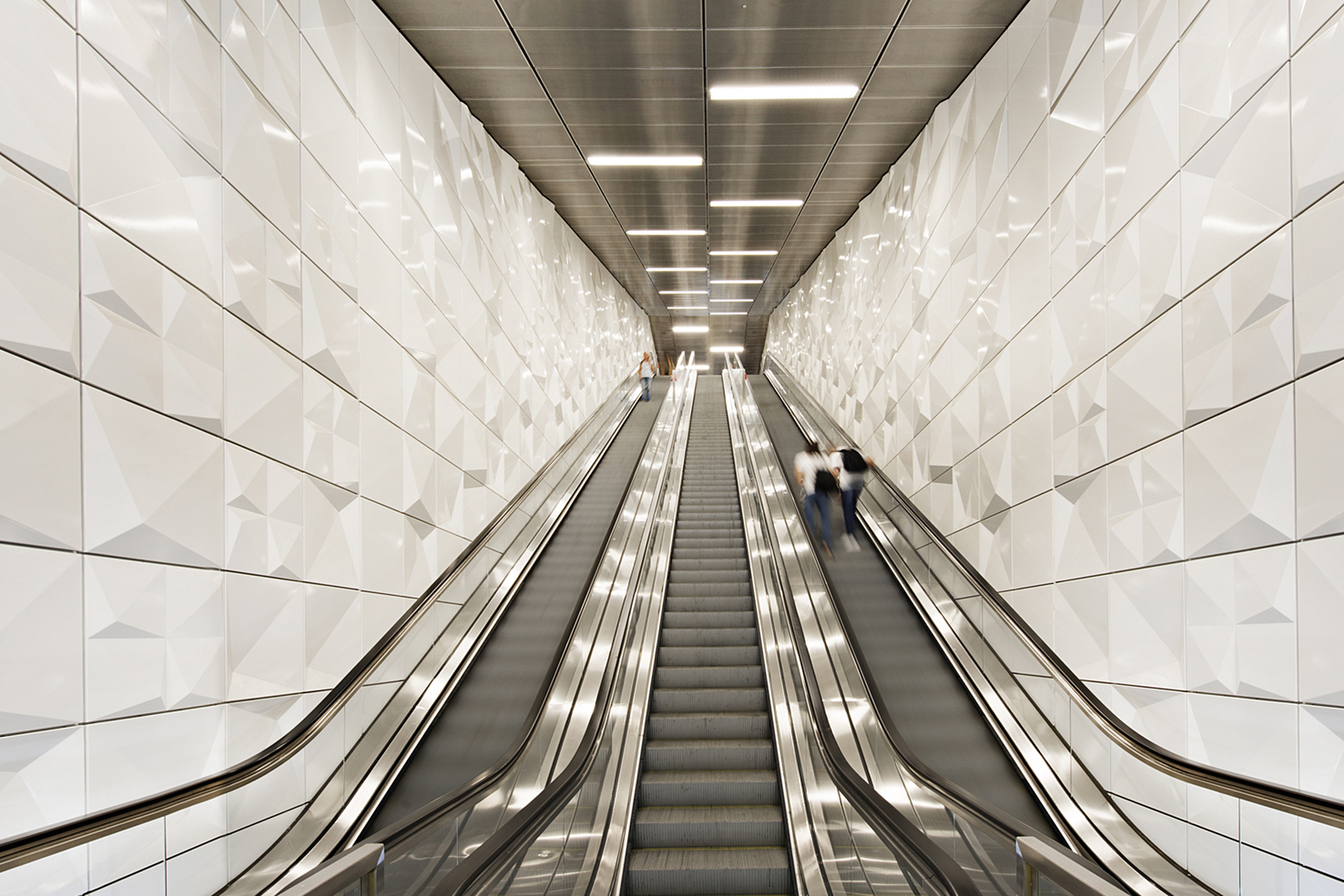 The result is exciting spatial geometries and graphical views, which make each of the stations unique.