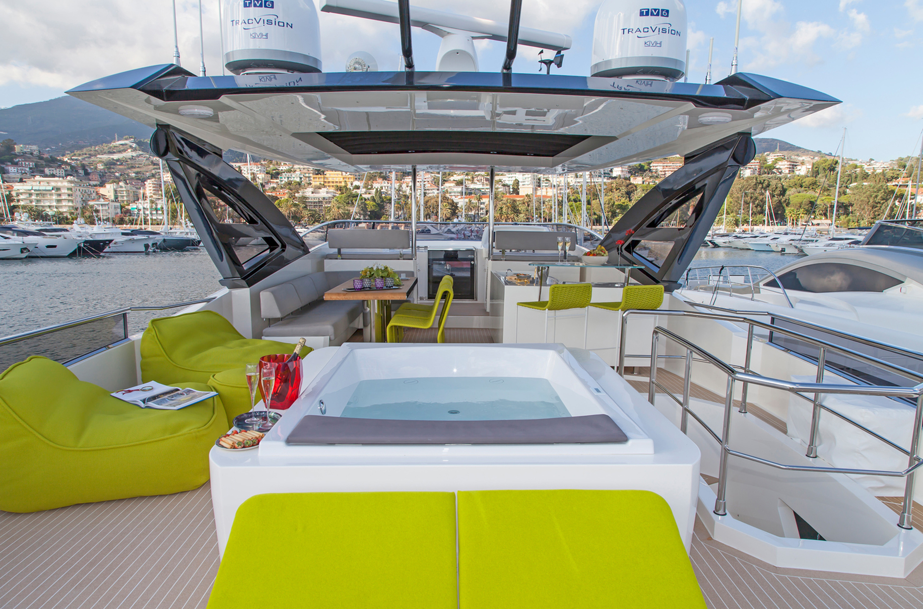 View of Monaco: On the deck of the super yacht "Amer Cento Quad", you can take a seat on Paola Lenti's "Rams" sunbeds and "Float" armchairs.