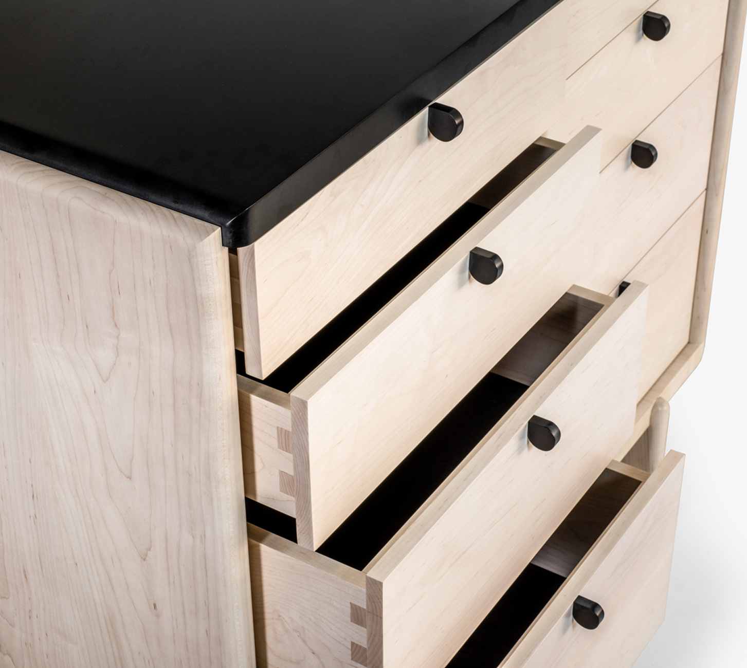 Nocturne Chest