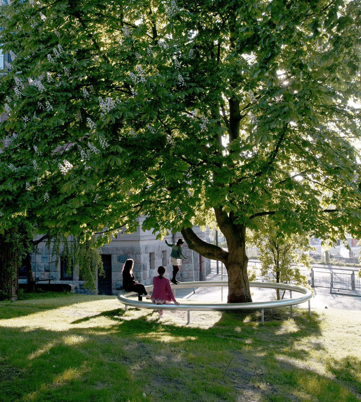 "Oui" seating installation by Ronan and Erwan Bouroullec in the park of Kunsthal Aarhus