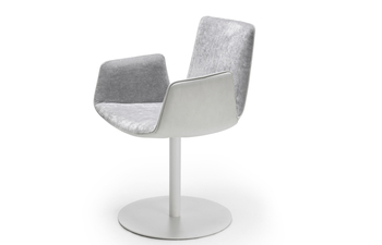 Amelie armchair with central leg