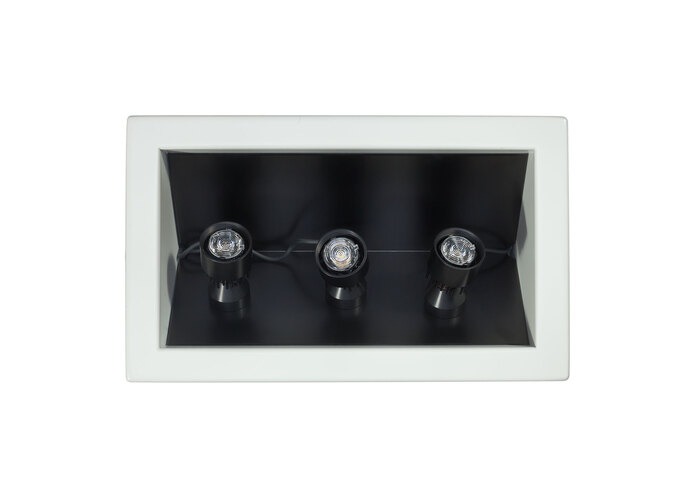 02 Ado L Luc Vbox Pv P 0268 01
