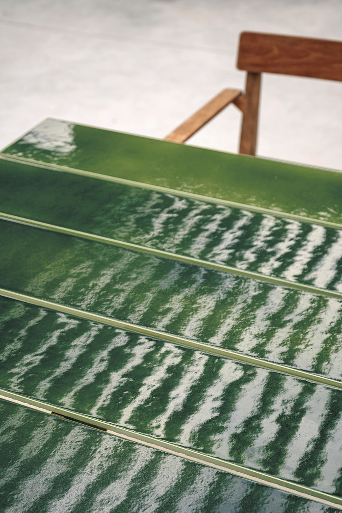 2 Teka Table Gres Jade Detail