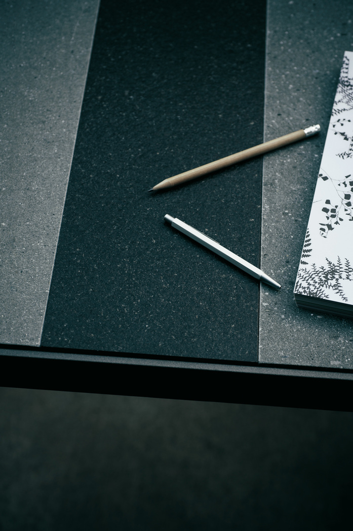 5 Flat Table Stone Top Detail