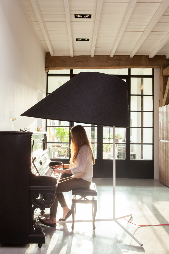 Buzzi Shade Standing 3