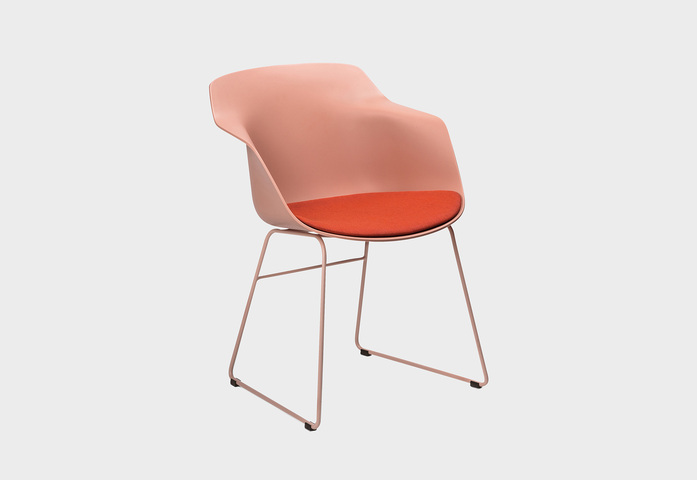 MATERIA Pax chair wire sled pink upholst seat red