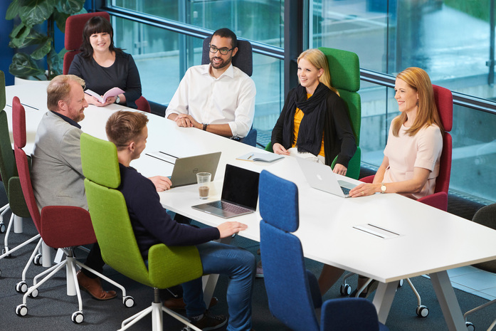 Sola Conference Chair With Swivel Base And Height Adjustment 5