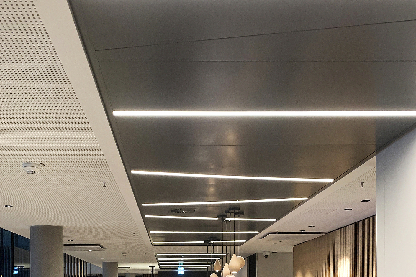 LED-Linargo surface-mounted luminaire