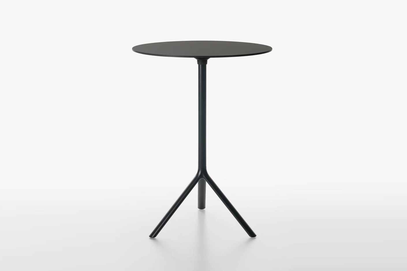 Miura Bar table
