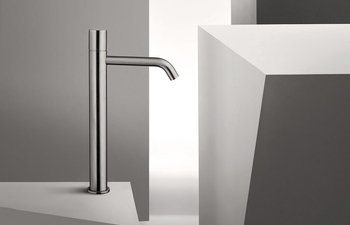 NOSTROMO SMALL Single-hole high washbasin mixer