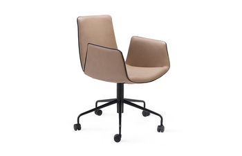 Amelie armchair with wheels