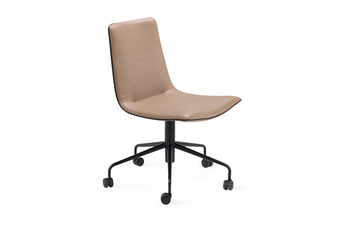 Amelie Chair with wheels