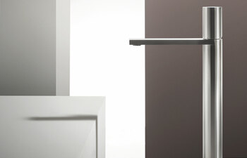 Milano Single-hole high washbasin mixer