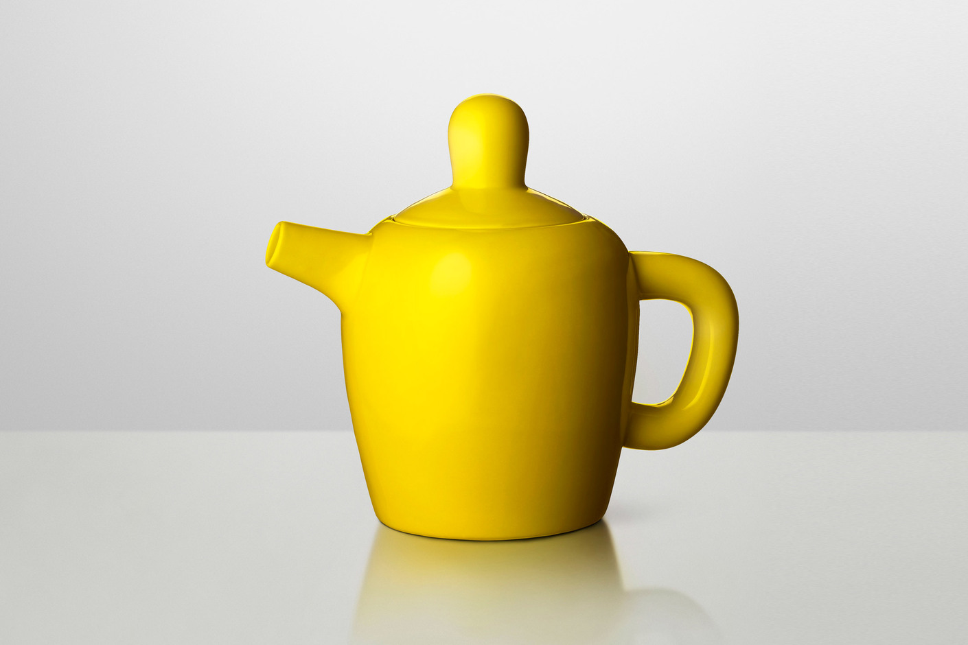 Bulky tea pot
