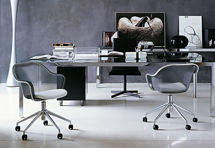 Iuta Armchair With Castors 3